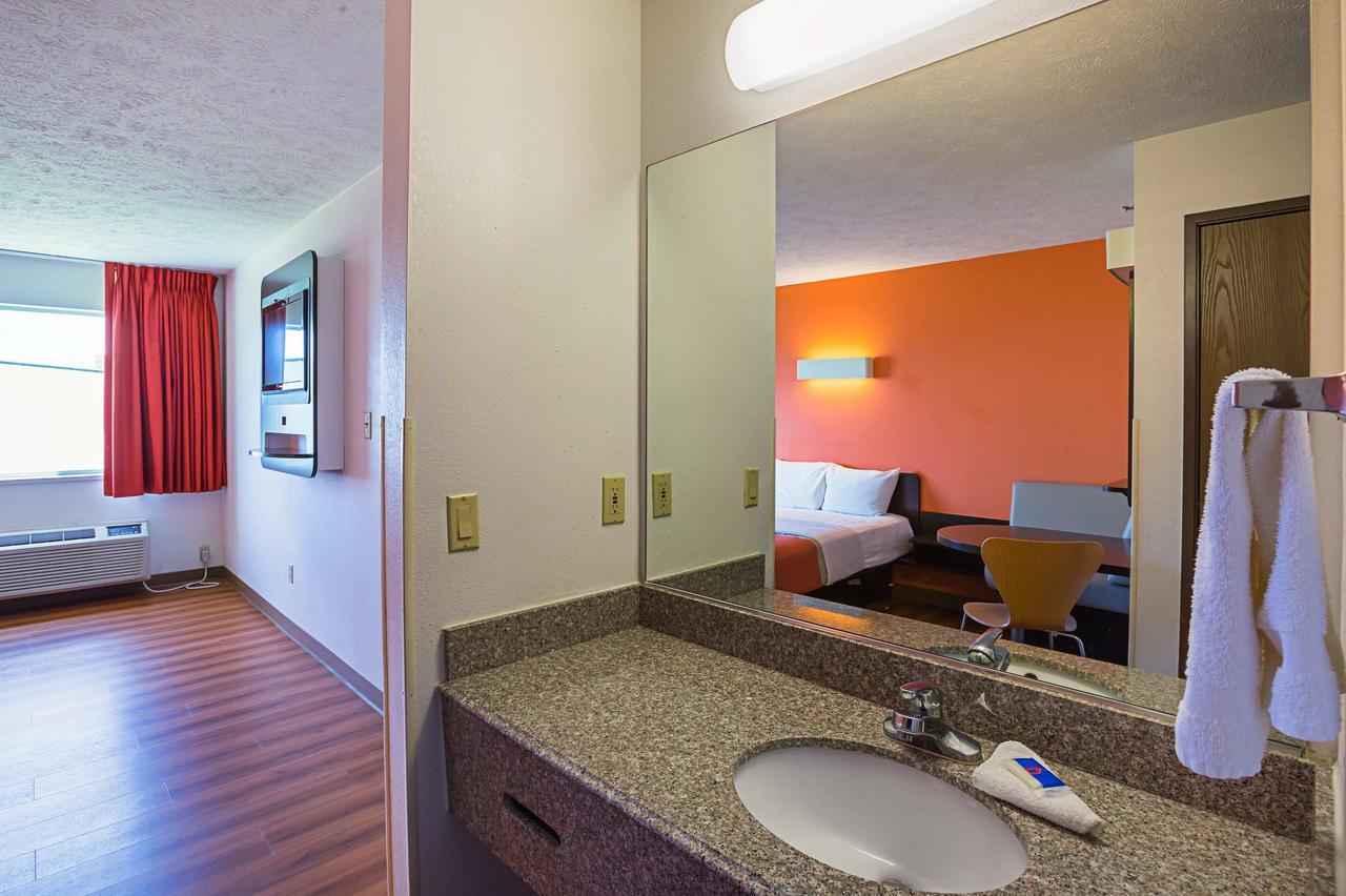 Motel 6 Omaha - Iat West 외부 사진